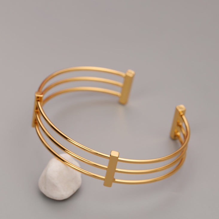 ALODIA BRACELET IN BRASS WITH 18K GOLD FINISH ADJUSTABLE