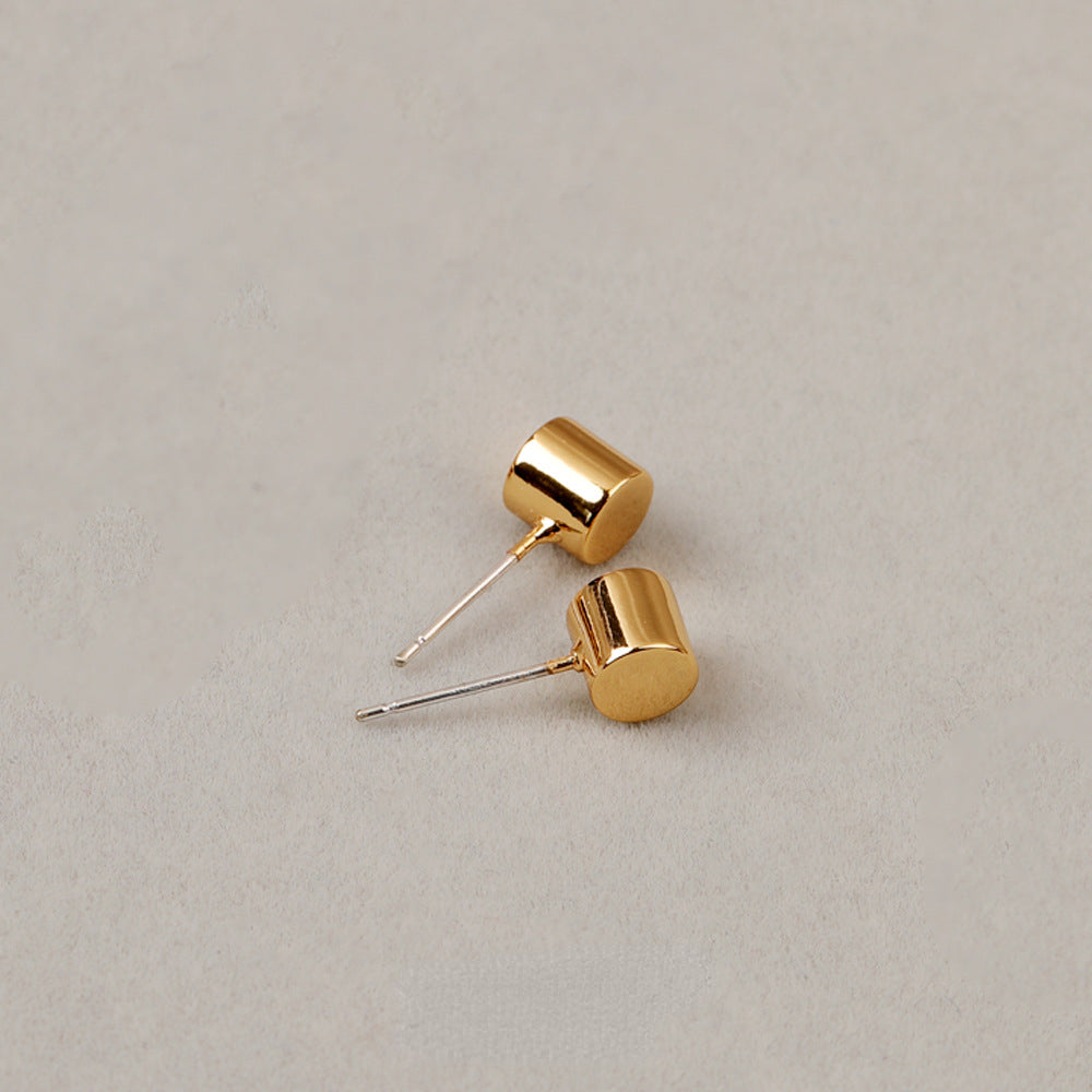 ALODIA  THE CUTE CYLINDER CHIC NECKLACE IN BRASS WITH 18K GOLD FINISH
