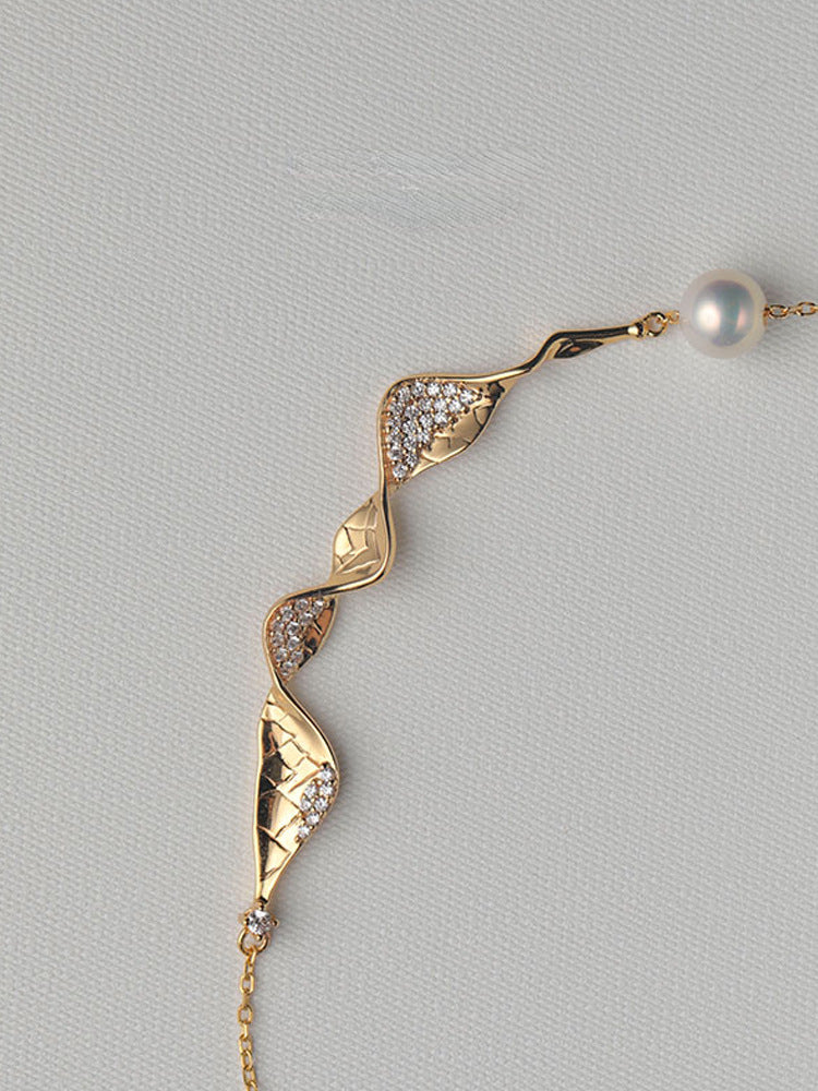 ALODIA  VINTAGE MOON RIVER NECKLACE IN 925 SILVER WITH 14K GOLD FINISH AND ZIRCON AND  SHELL PEARLS