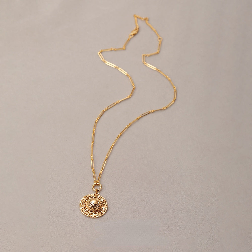 ALODIA STRAW HAT NECKLACE IN BRASS WITH 18K GOLD FINISH 