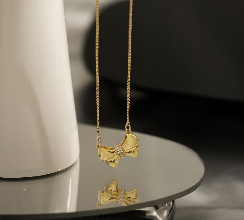 ALODIA NECKLACE IN BRASS WITH 18K GOLD FINISH AND ZIRCON